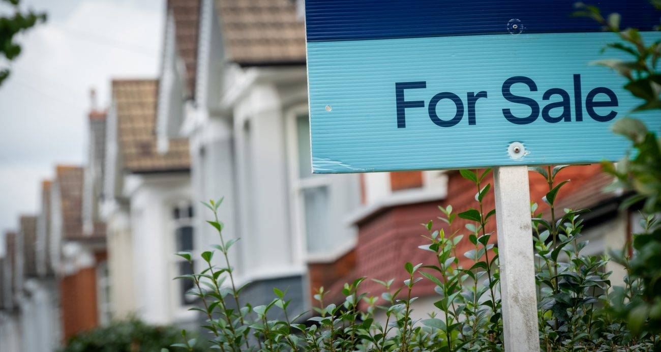 Selling a residential property? How instructing a solicitor early will help your estate agent comply with new ‘up-front’ listing rules banner